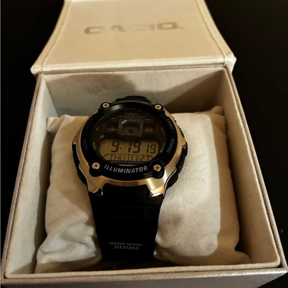 Casio World Time Watch - Picture 3 of 3